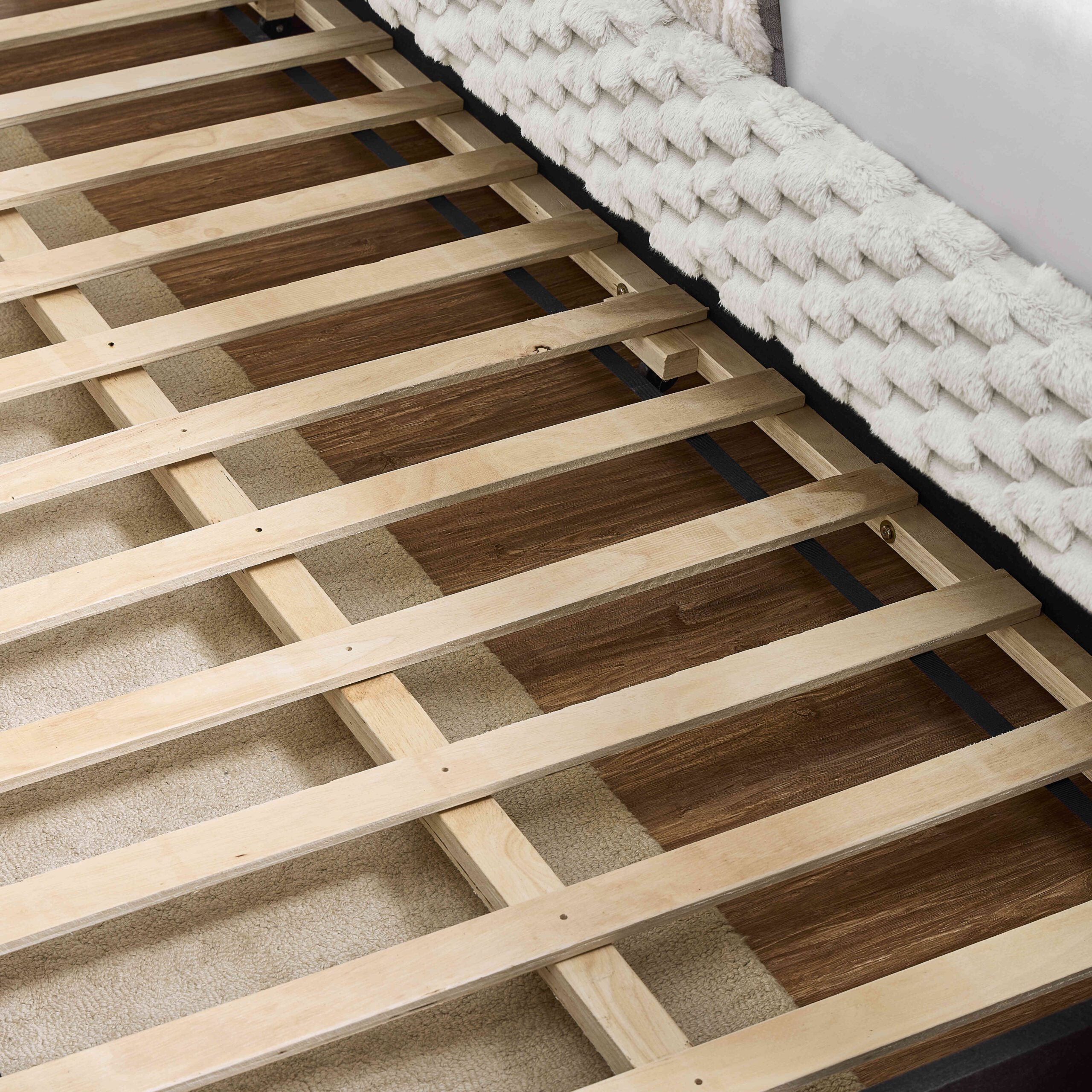 Upholstered sofa bed,The bottom pulls out to form a bed