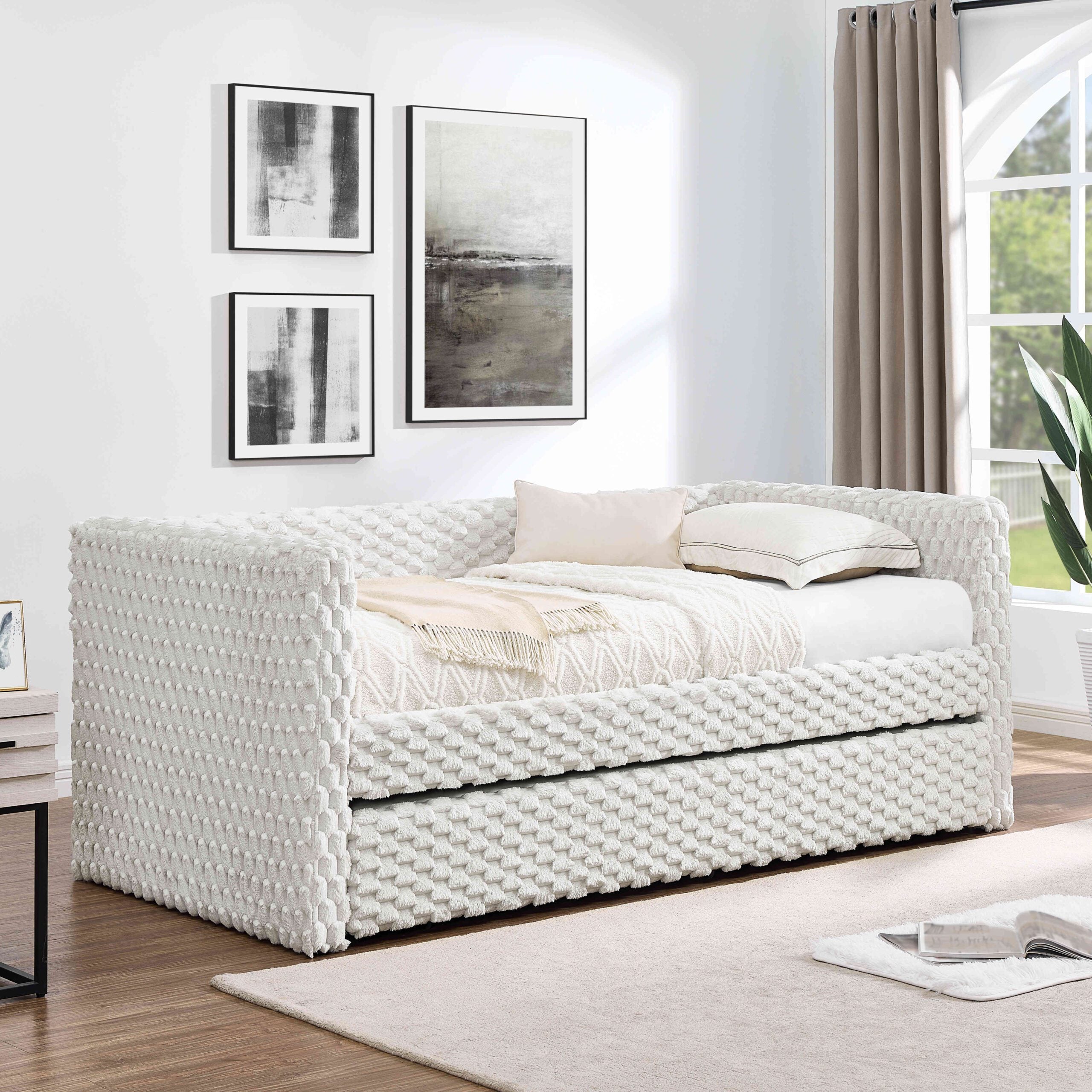 Upholstered sofa bed,The bottom pulls out to form a bed Secondary image